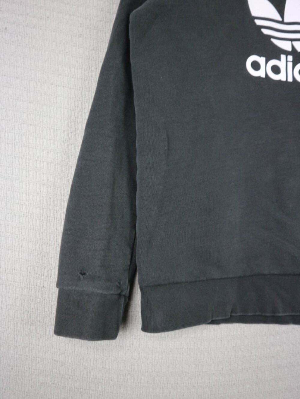 Adidas Trifoil Logo Faded Black Crewneck Womens Medium - Picture 3 of 8